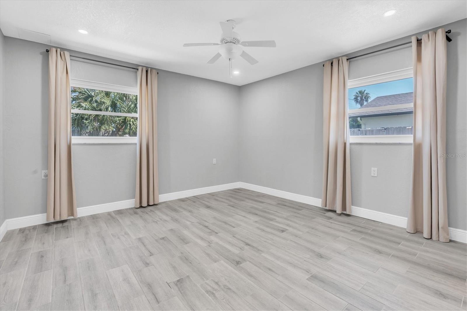 5619 DENVER ST NE — photo 18