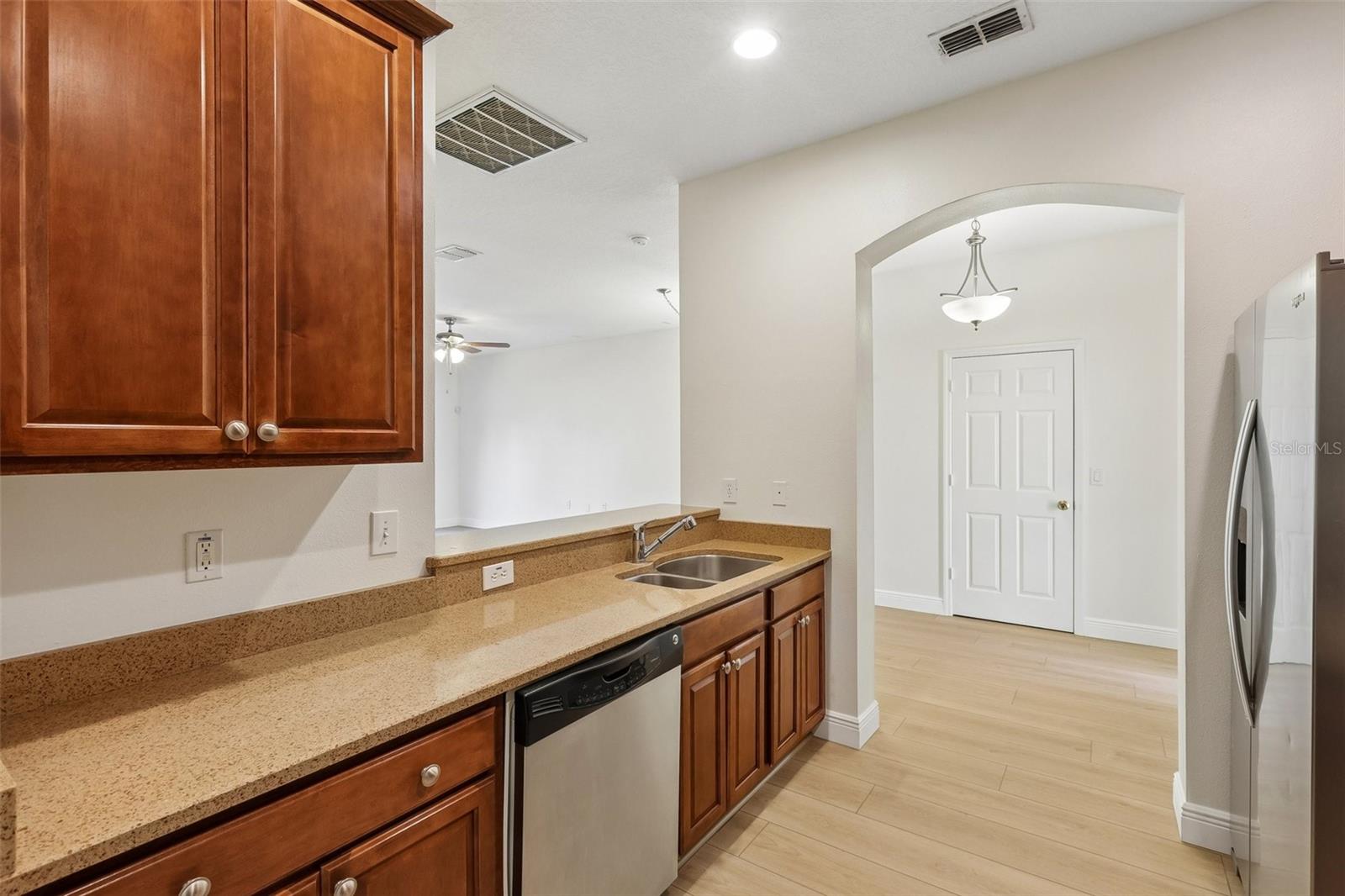 8520 BROKEN WILLOW CT — photo 5