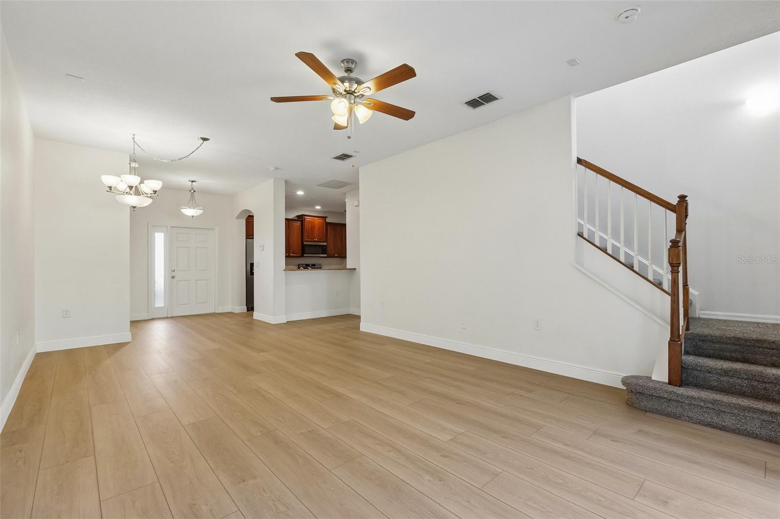 8520 BROKEN WILLOW CT — photo 18