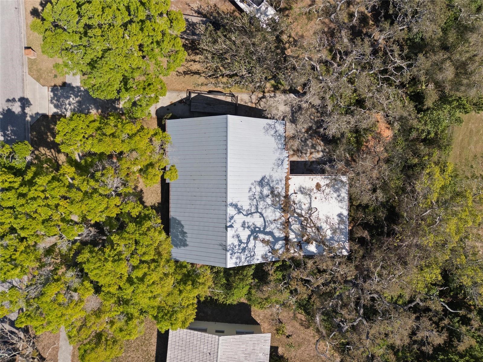 502 HILLCREST AVE — photo 32