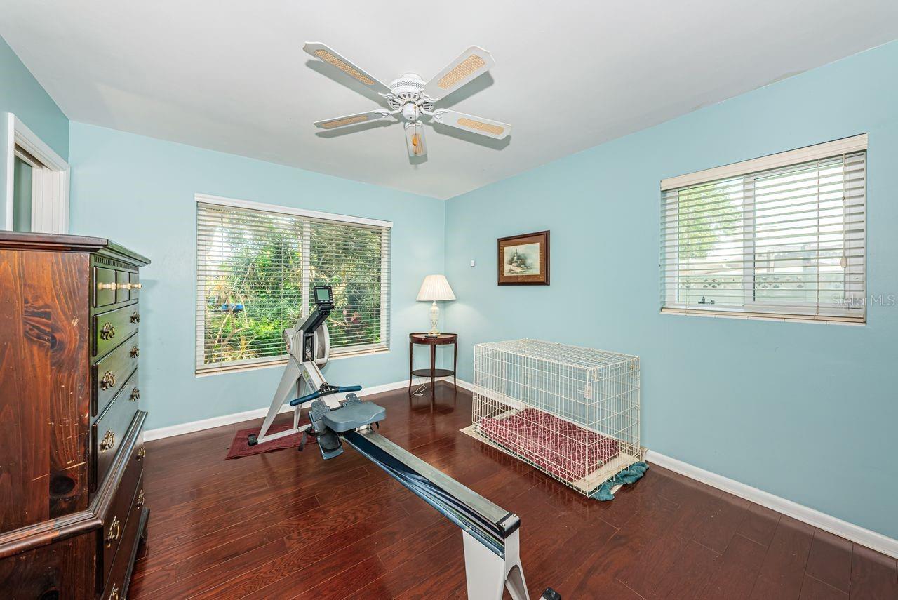 1704 CYPRESS AVE — photo 36