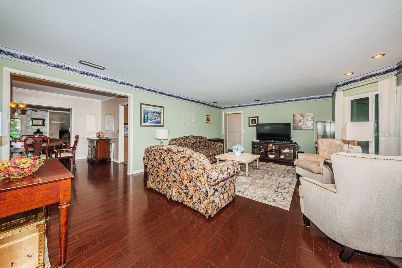1704 CYPRESS AVE — photo 7