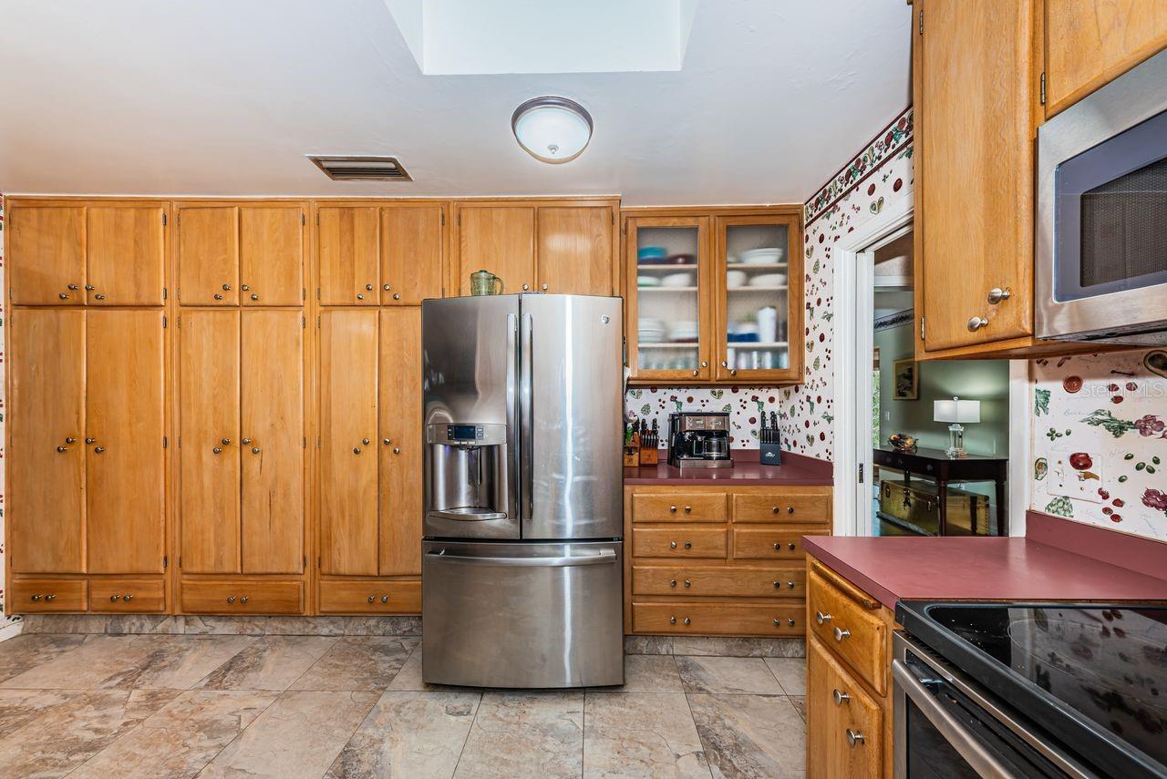 1704 CYPRESS AVE — photo 21