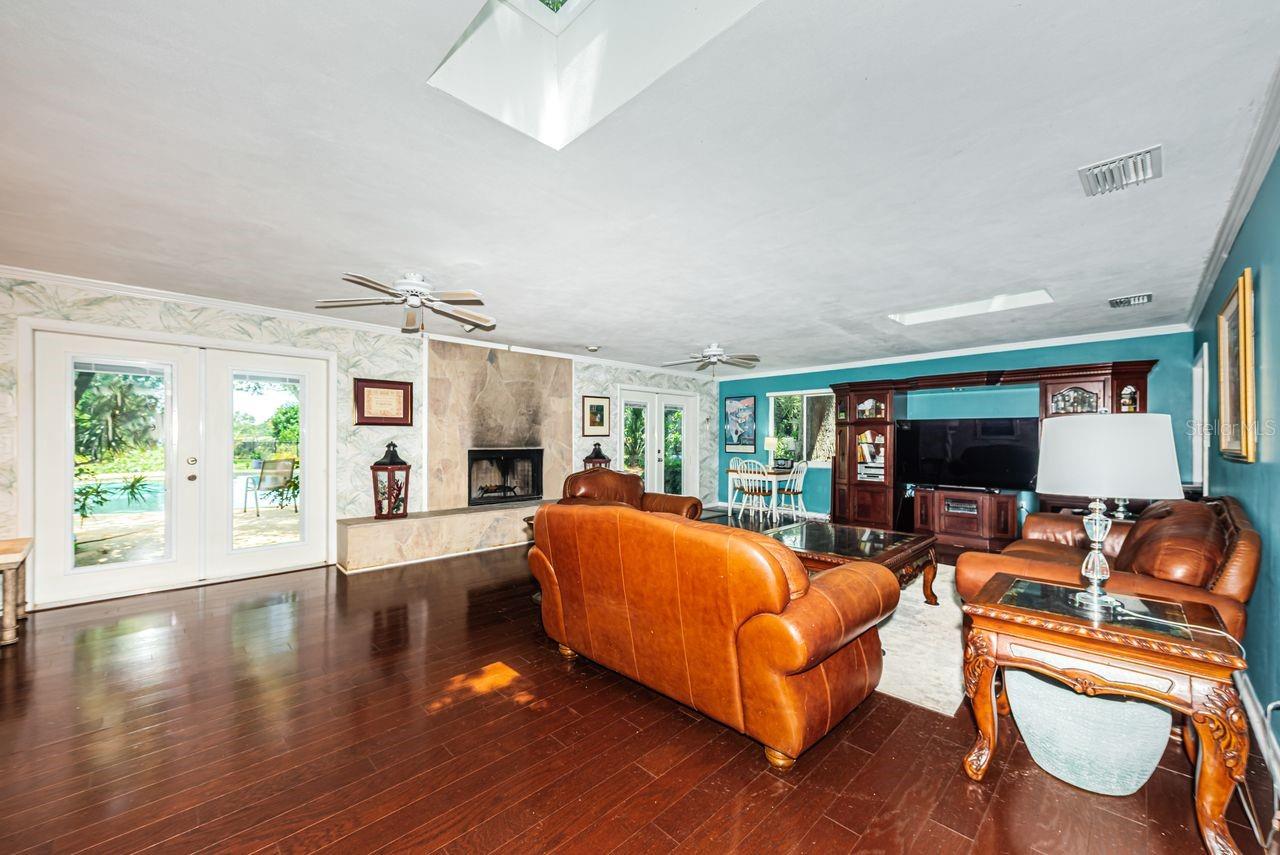 1704 CYPRESS AVE — photo 14