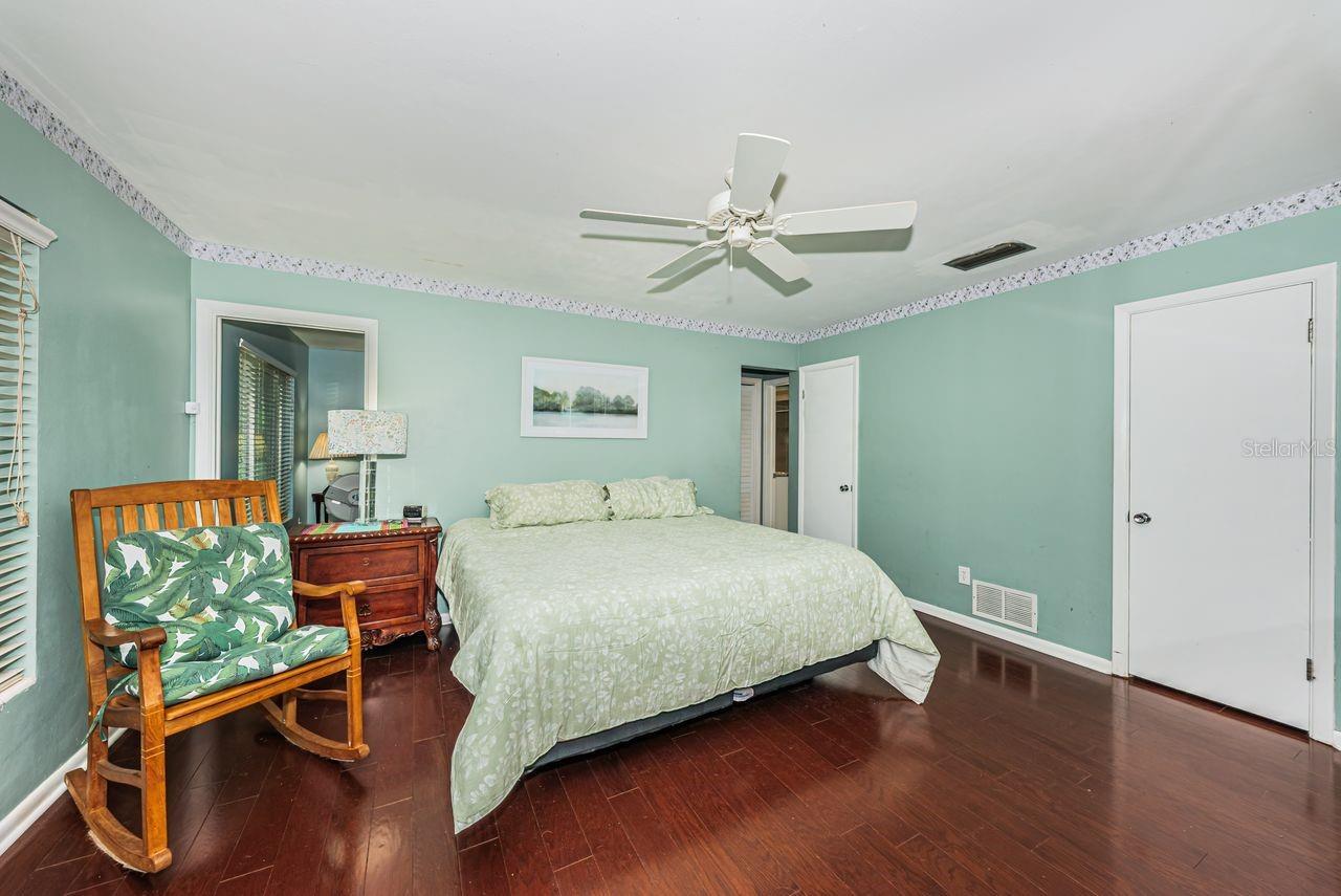 1704 CYPRESS AVE — photo 26