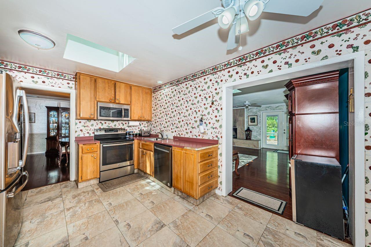 1704 CYPRESS AVE — photo 20