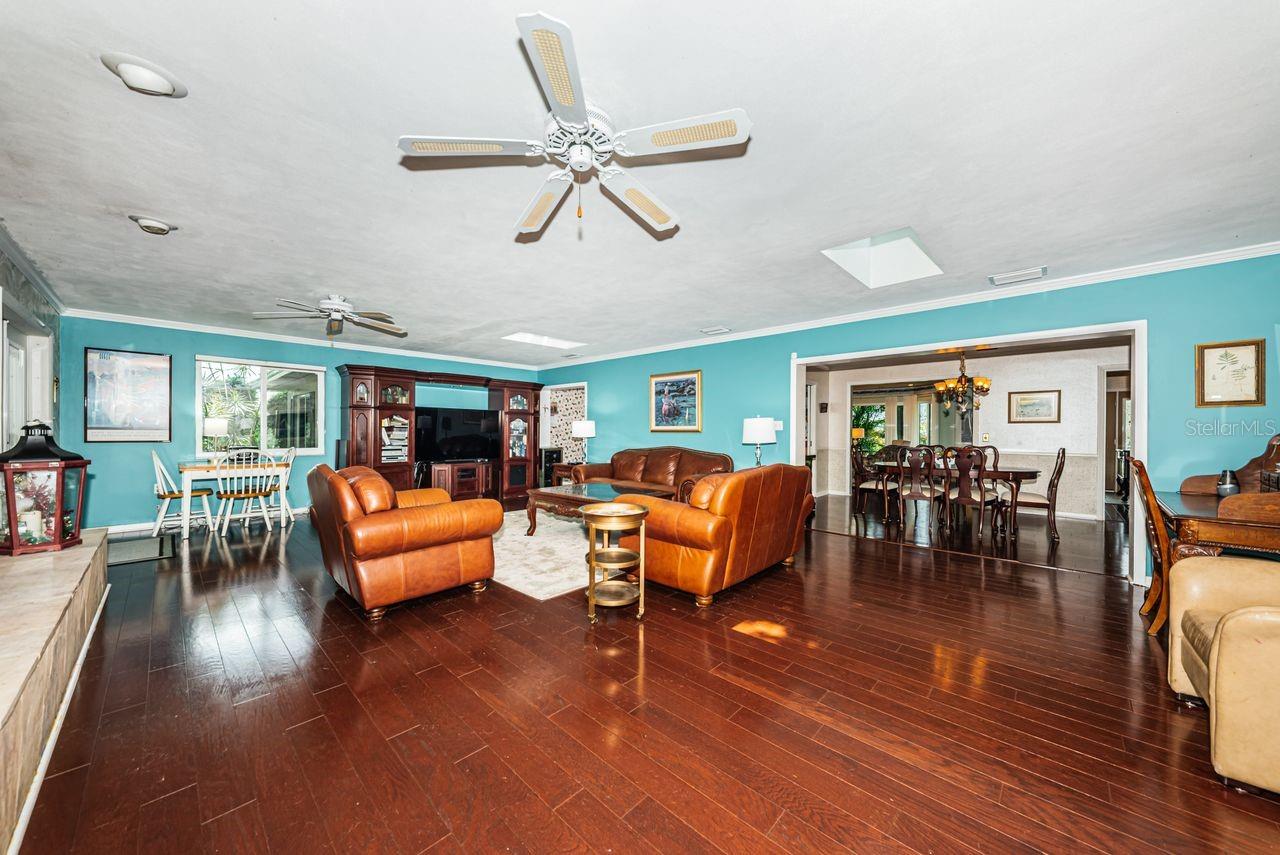 1704 CYPRESS AVE — photo 18