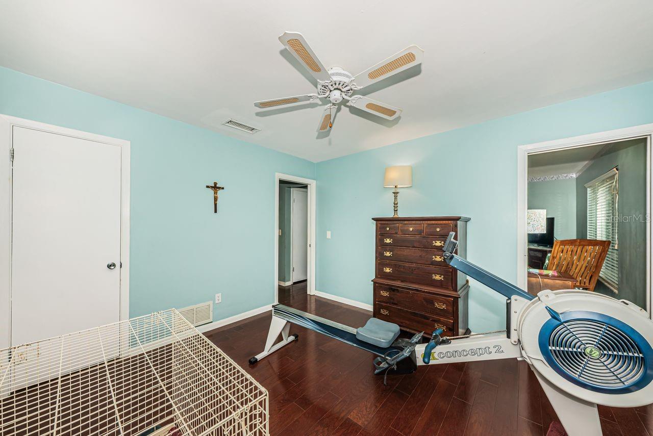 1704 CYPRESS AVE — photo 37