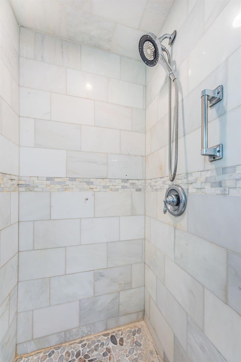 1704 CYPRESS AVE — photo 32