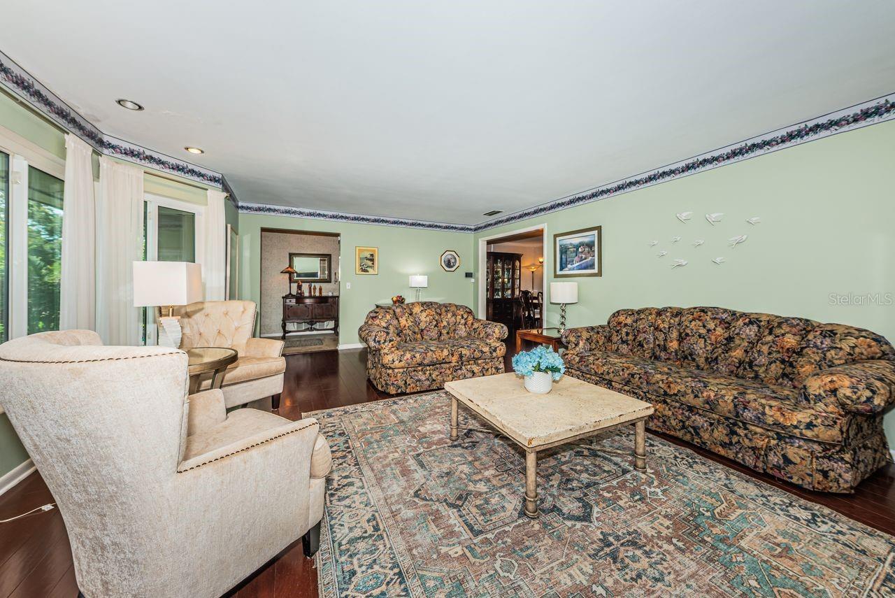 1704 CYPRESS AVE — photo 10