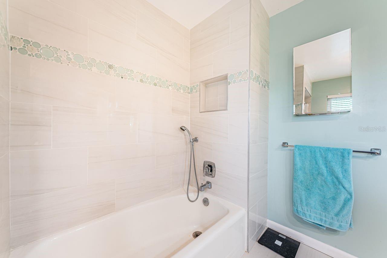 1704 CYPRESS AVE — photo 31