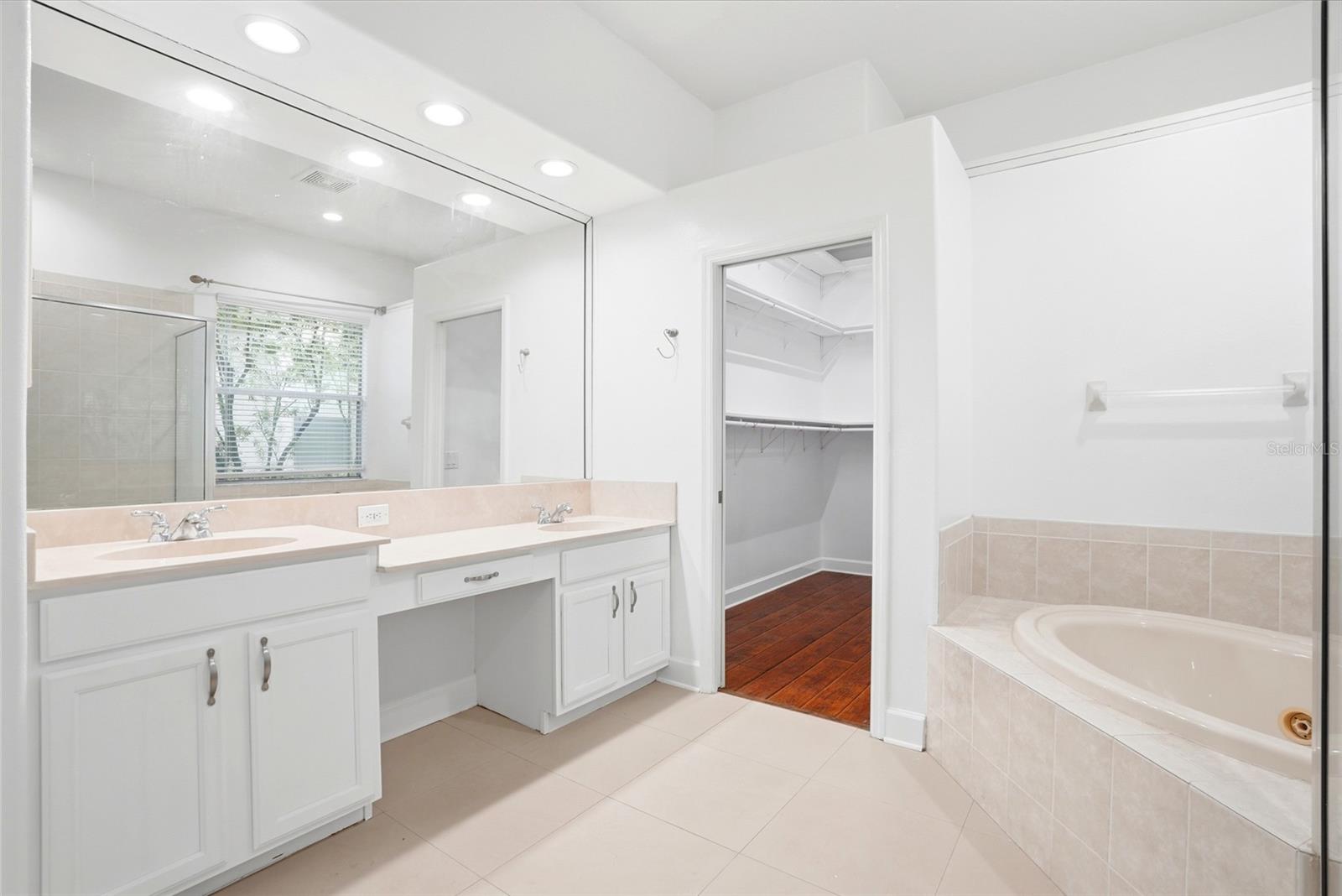11637 BRISTOL CHASE DR — photo 32