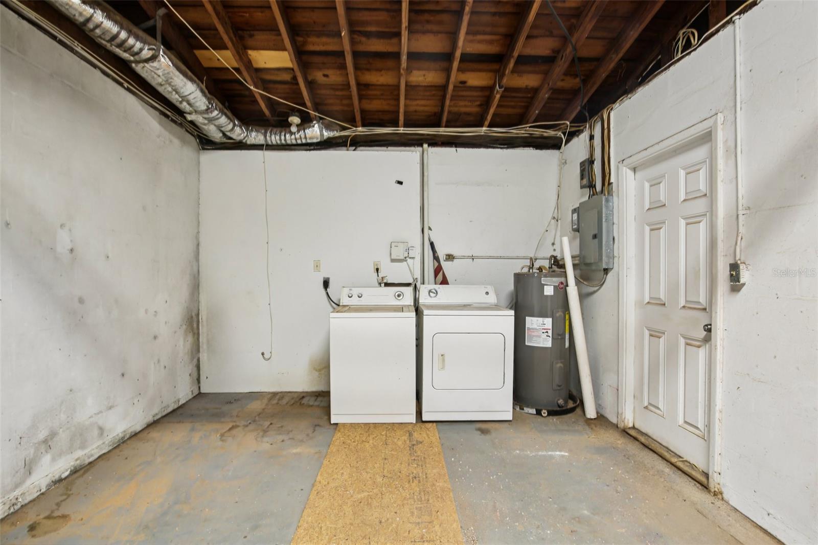 1415 WOOD AVE — photo 24