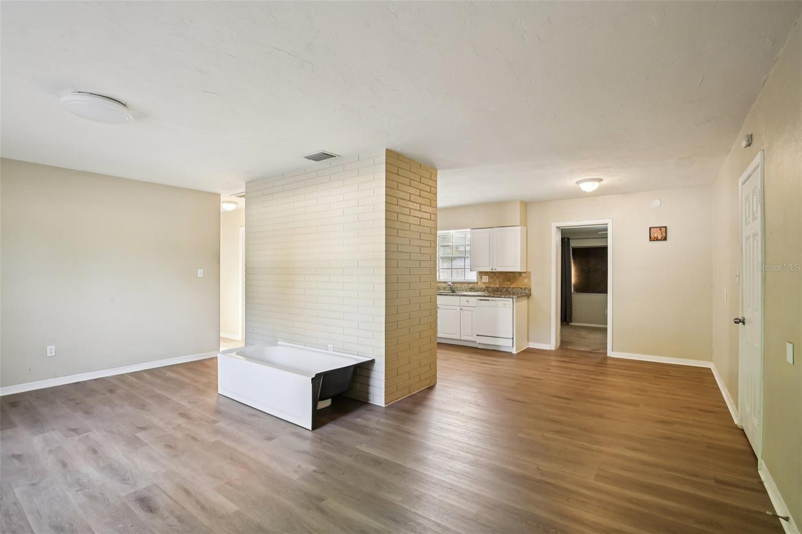 1415 WOOD AVE — photo 6