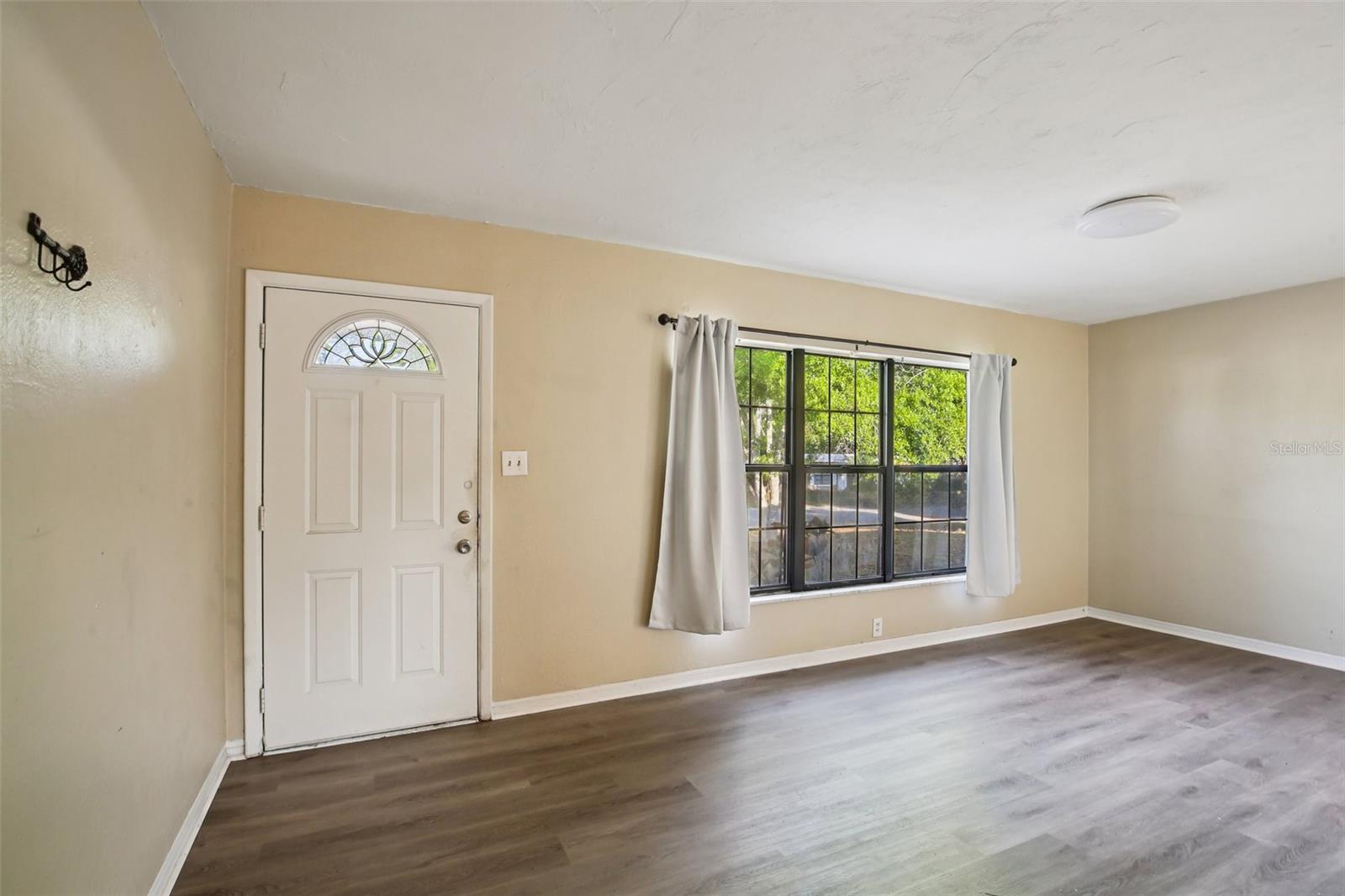 1415 WOOD AVE — photo 3