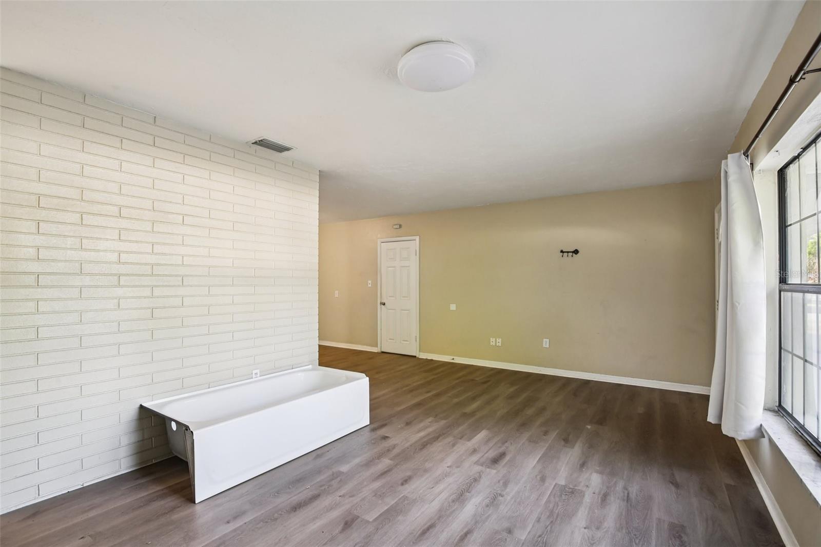 1415 WOOD AVE — photo 5