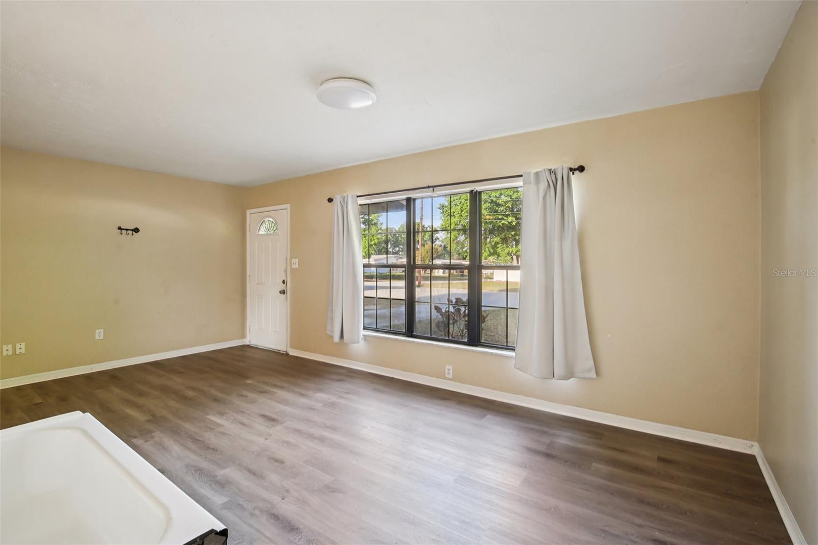 1415 WOOD AVE — photo 4