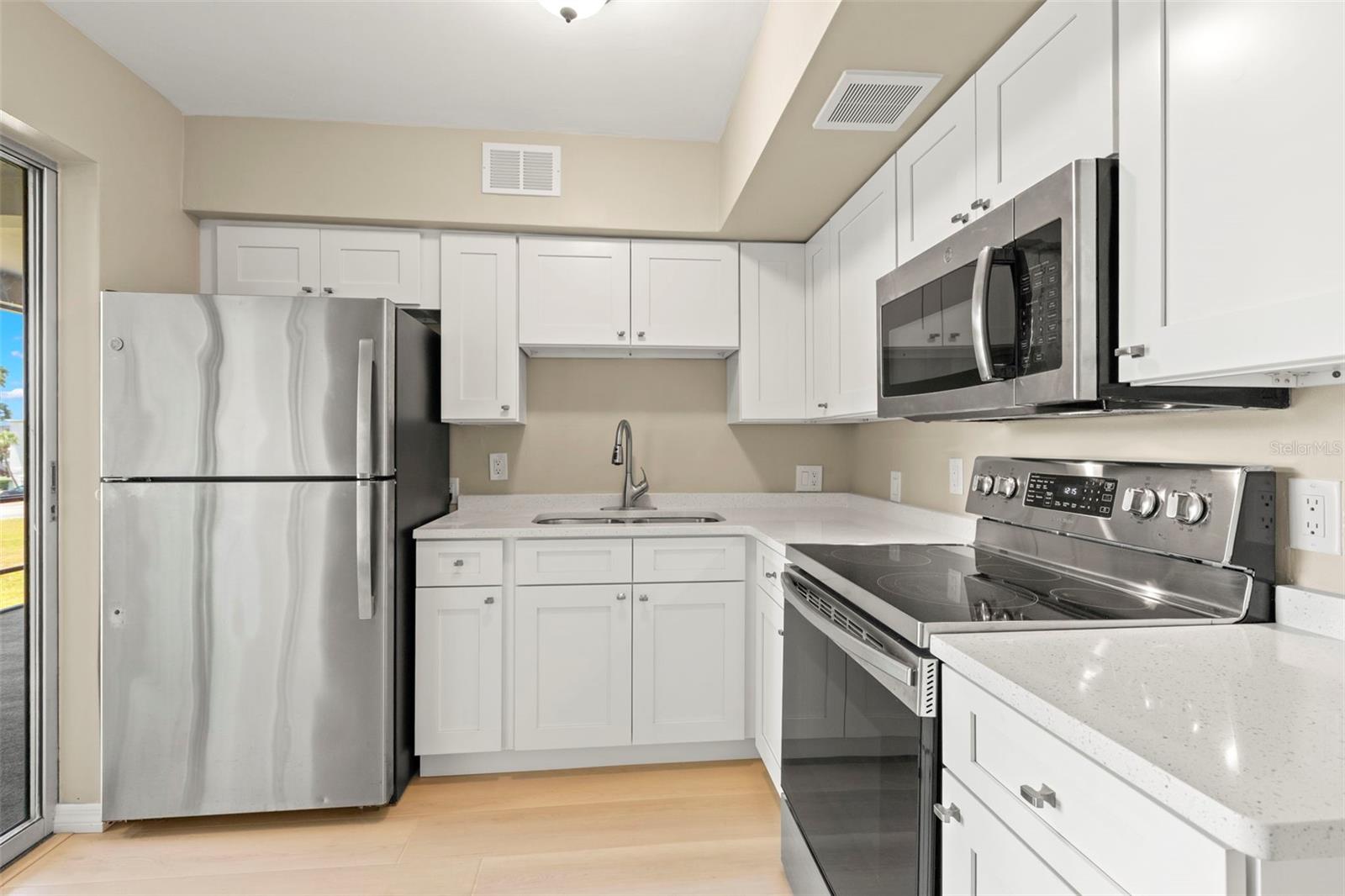 2433 BRAZILIA DR #41 — photo 2