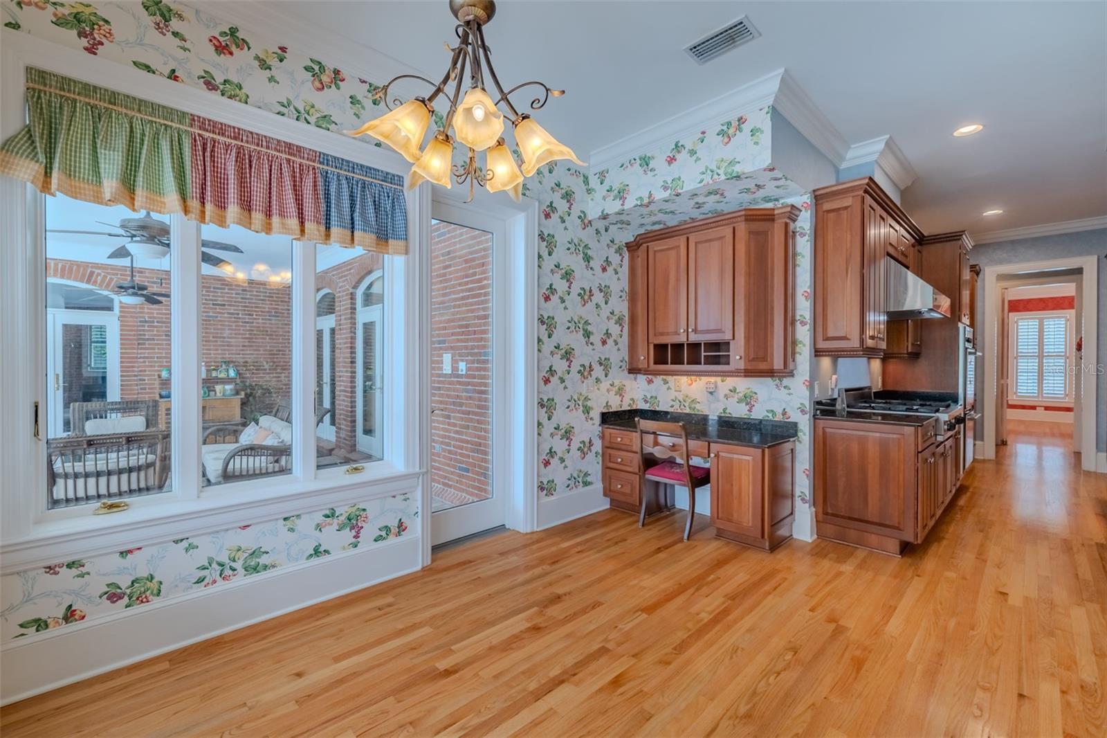 1816 S DOVER RD — photo 14