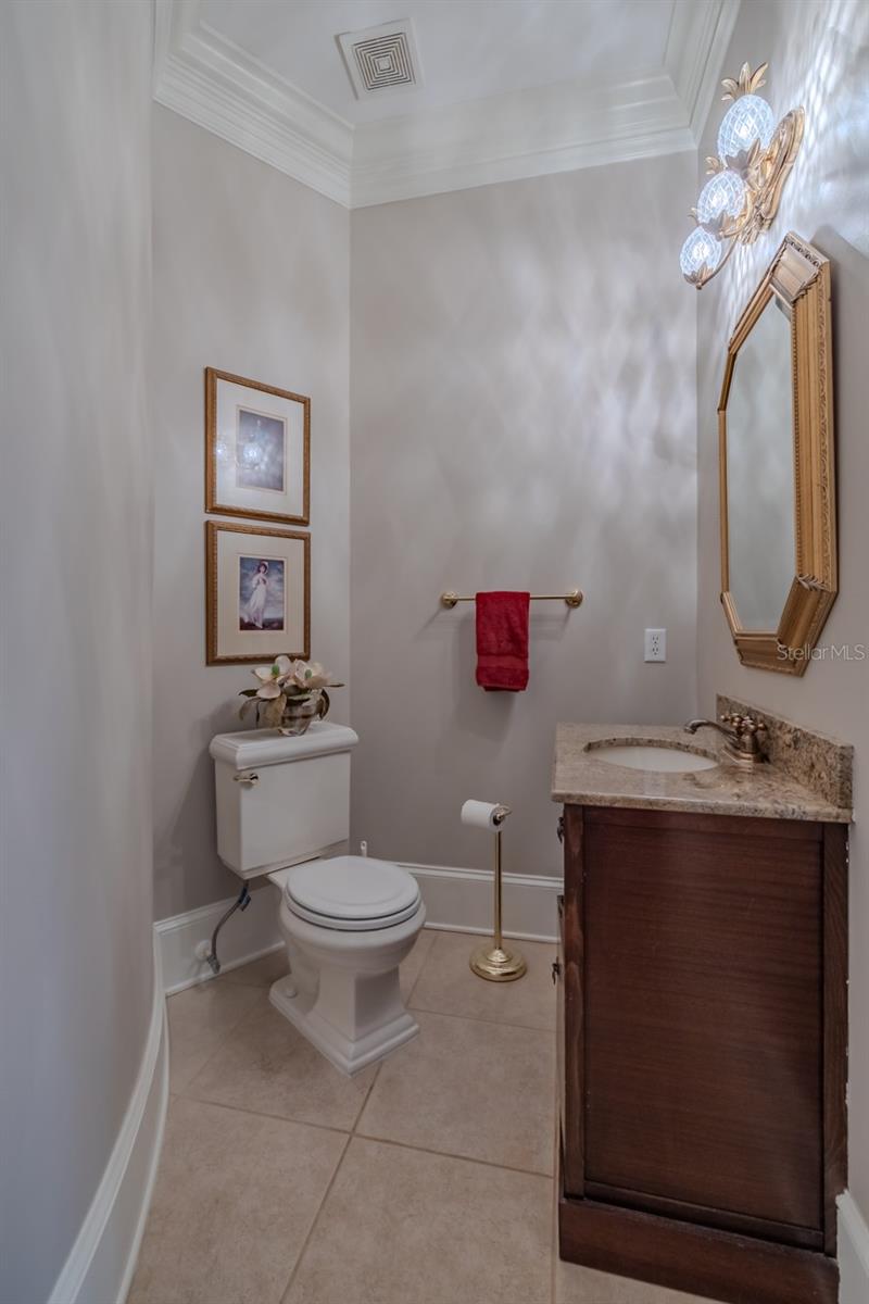 1816 S DOVER RD — photo 37