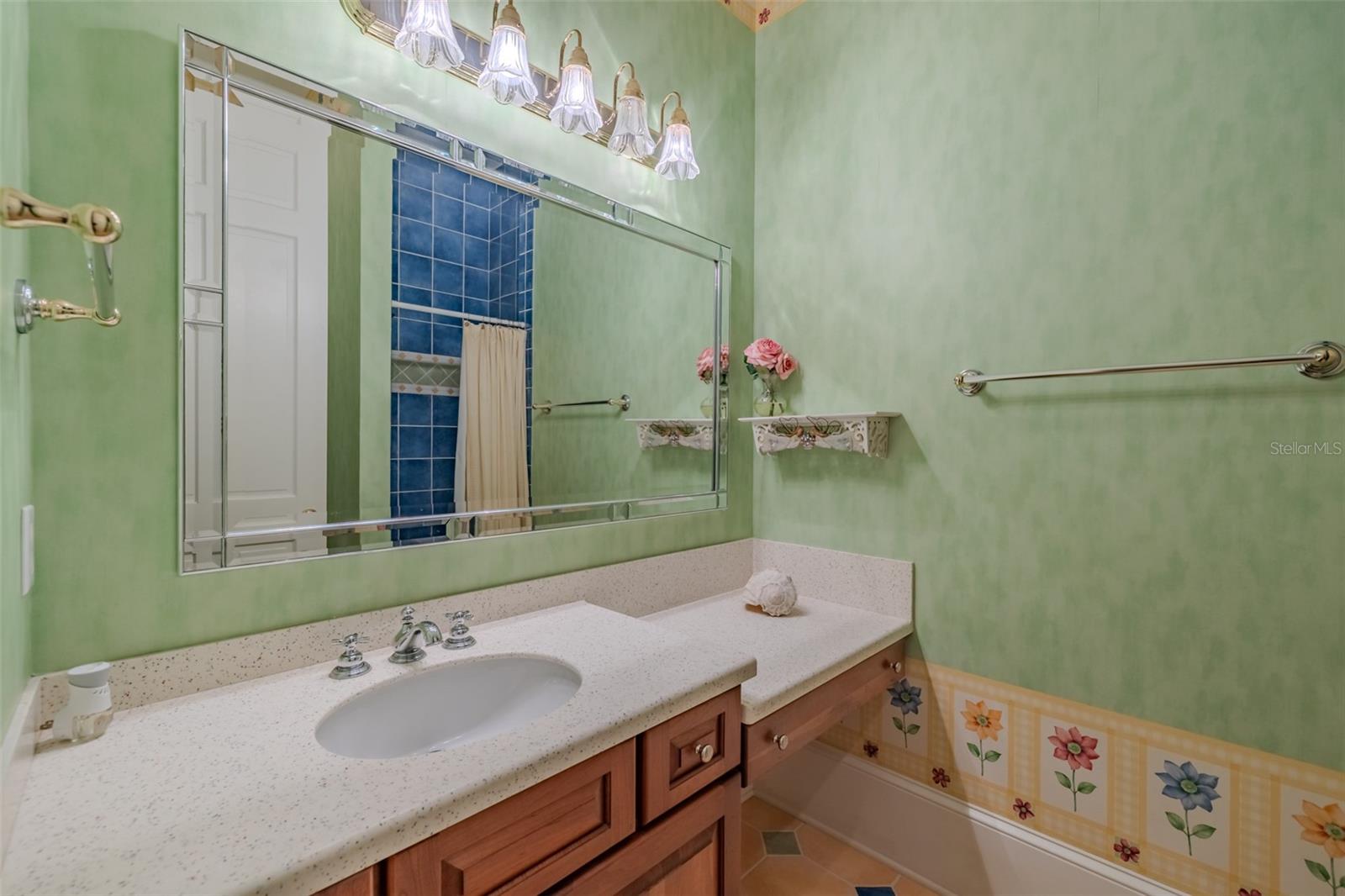 1816 S DOVER RD — photo 42