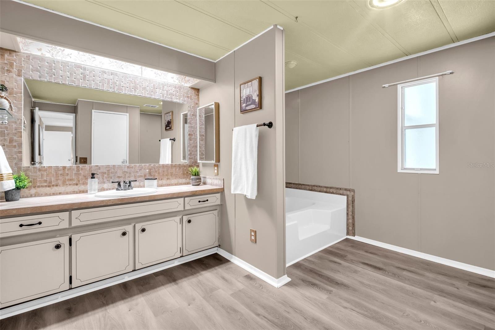 23 MOUNTAIN LAUREL DR — photo 25