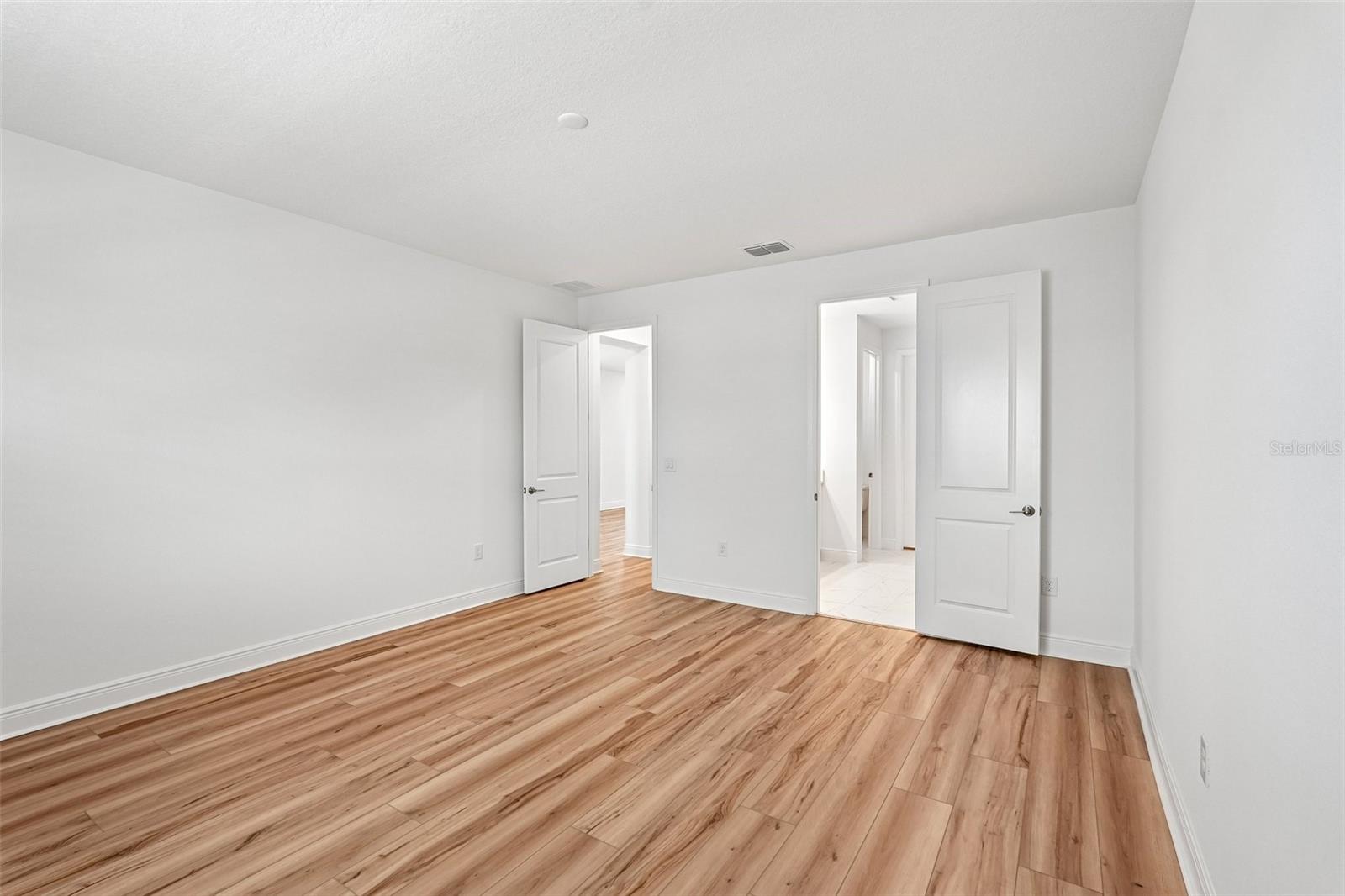 8221 SEAFLOWER PKWY — photo 13