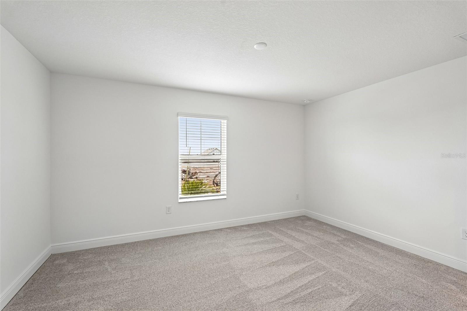 8221 SEAFLOWER PKWY — photo 27