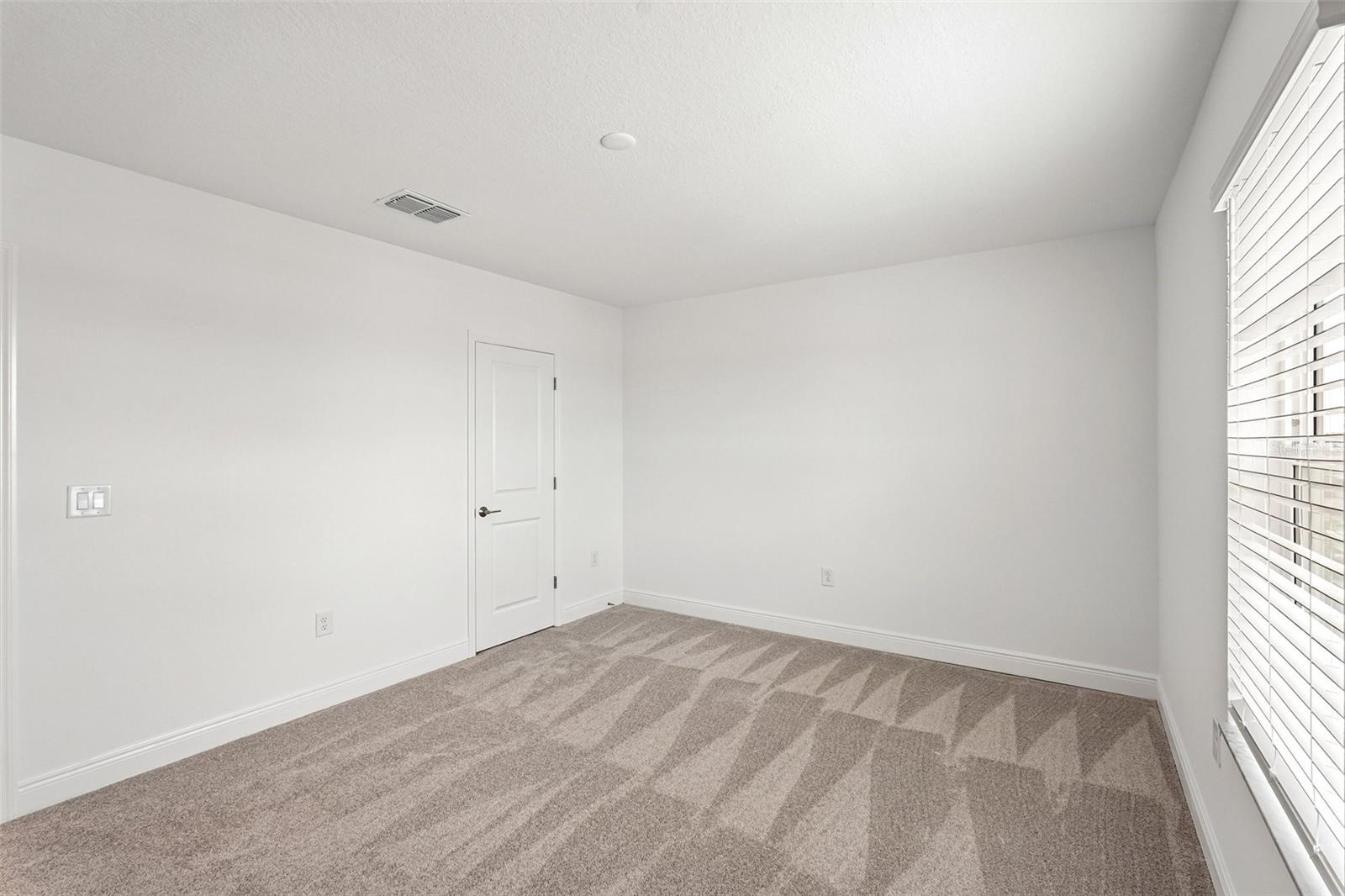 8221 SEAFLOWER PKWY — photo 25