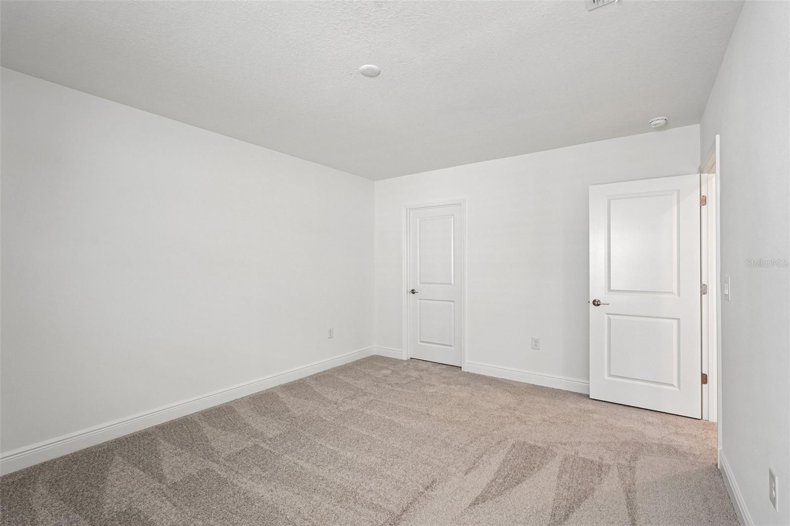 8221 SEAFLOWER PKWY — photo 22