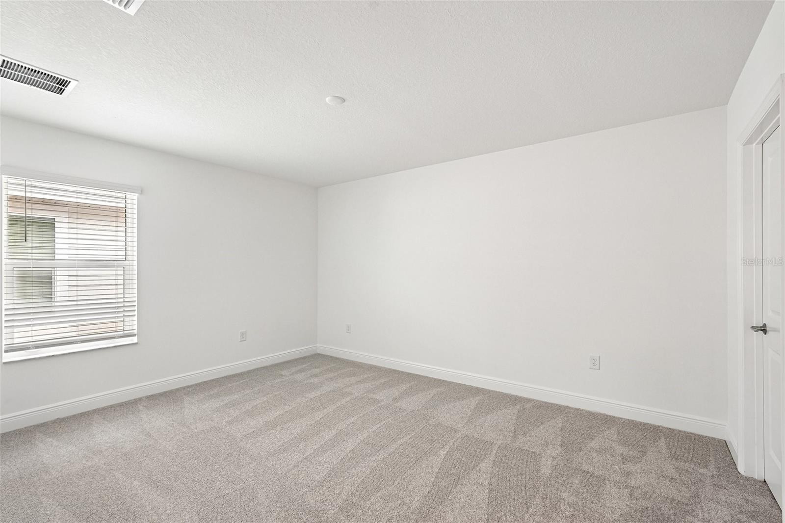 8221 SEAFLOWER PKWY — photo 20