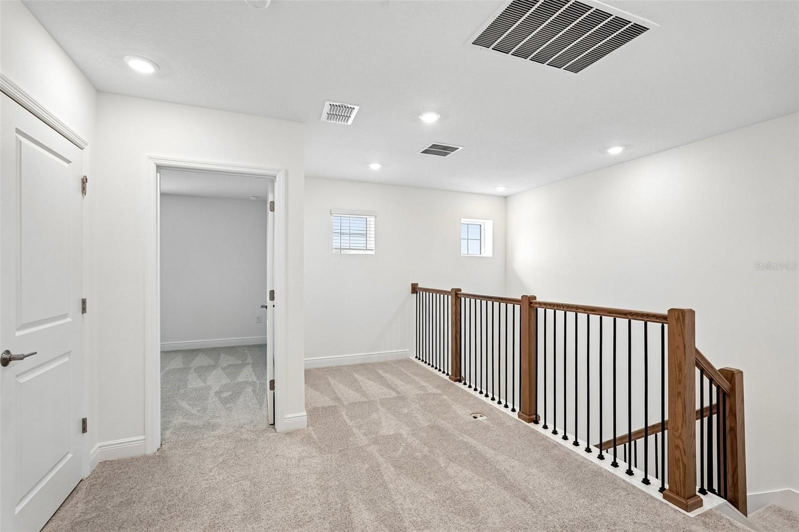 8221 SEAFLOWER PKWY — photo 19
