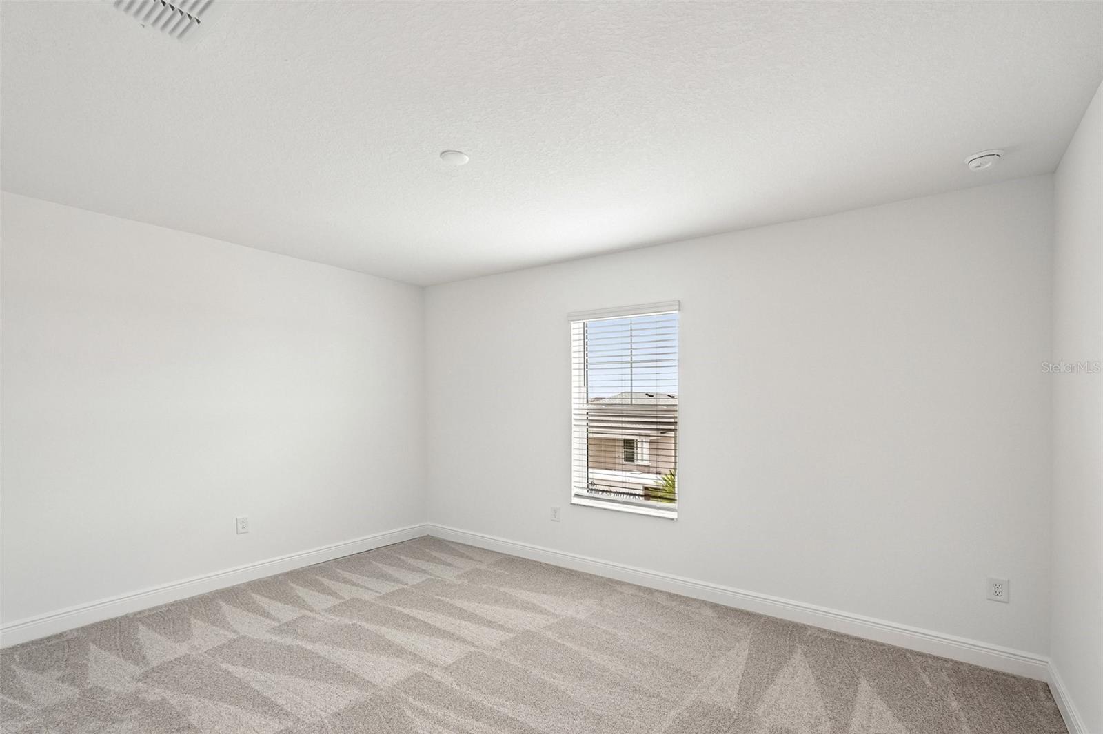 8221 SEAFLOWER PKWY — photo 24