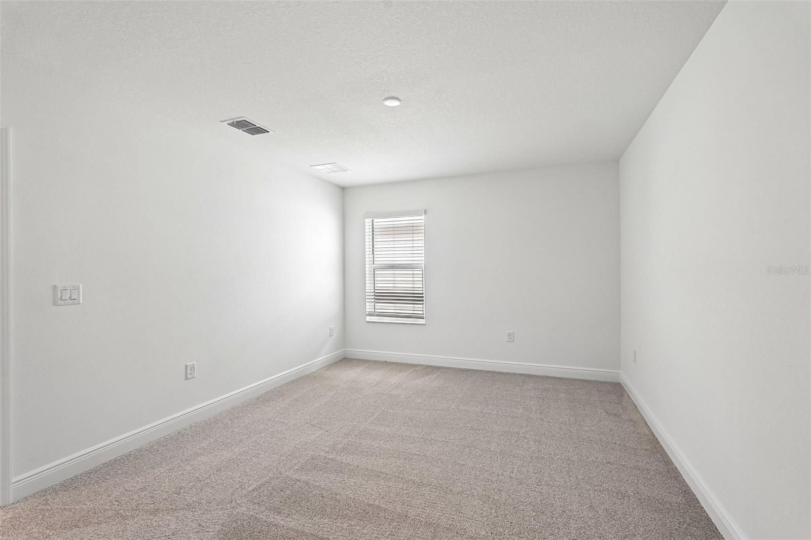 8221 SEAFLOWER PKWY — photo 21