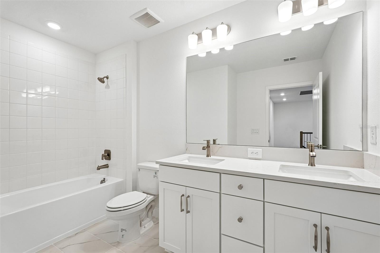8221 SEAFLOWER PKWY — photo 28