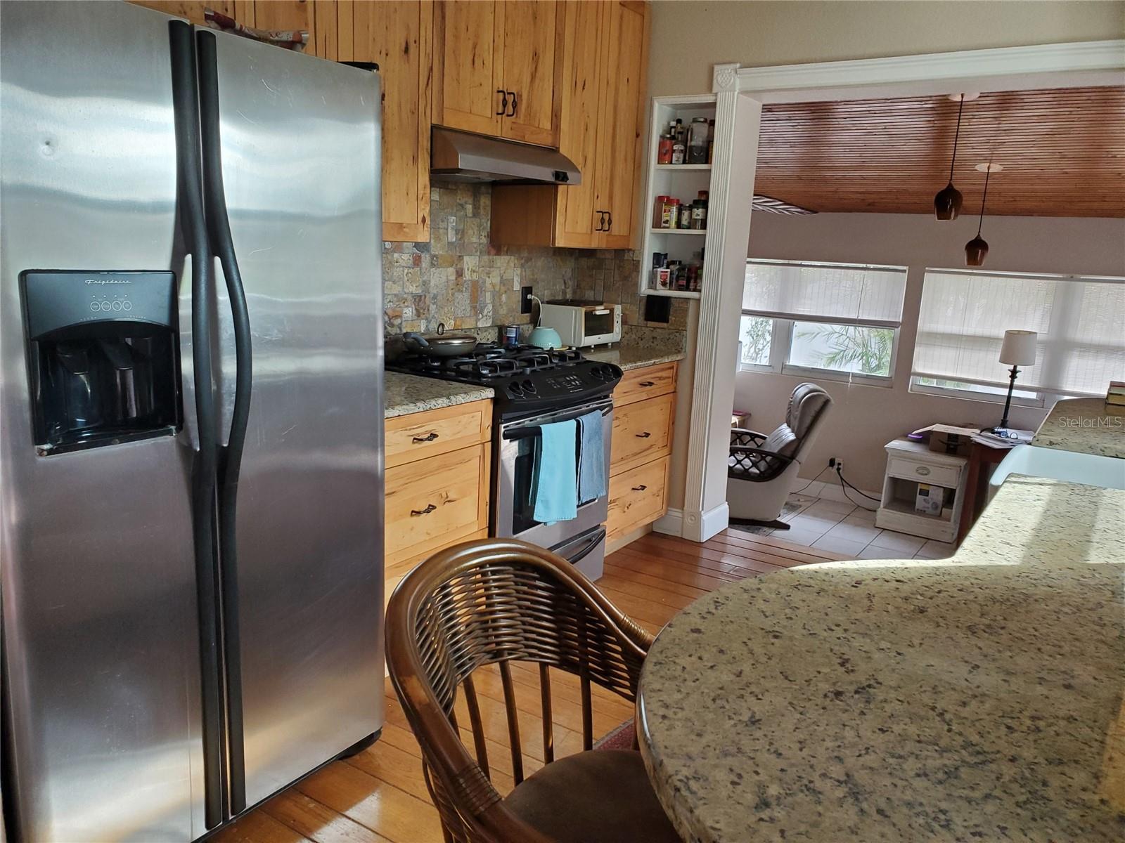 227 LYCHEE RD — photo 5