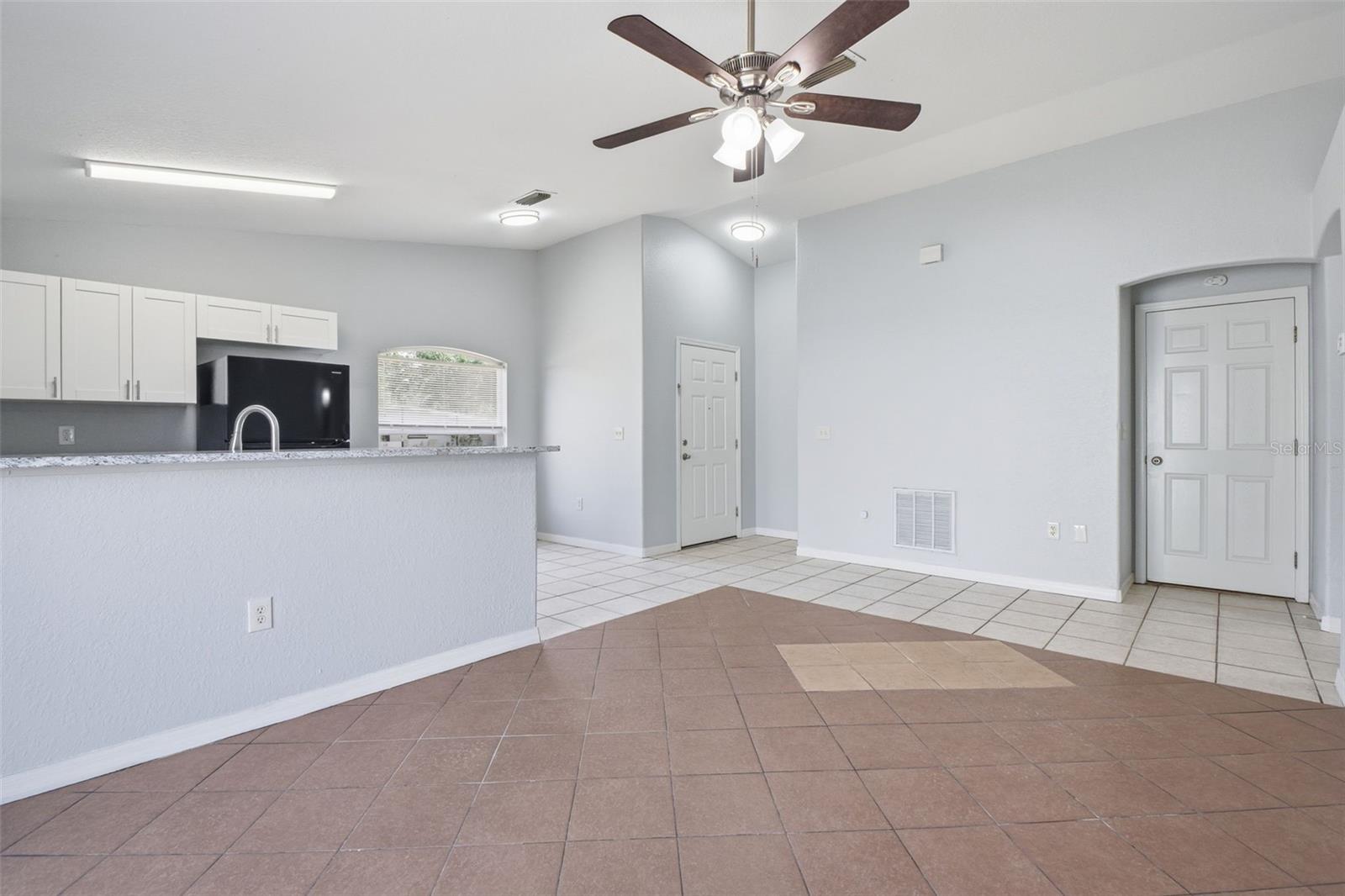 6018 FLORA TER — photo 12