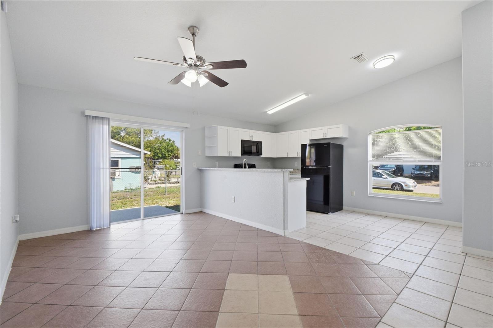 6018 FLORA TER — photo 11