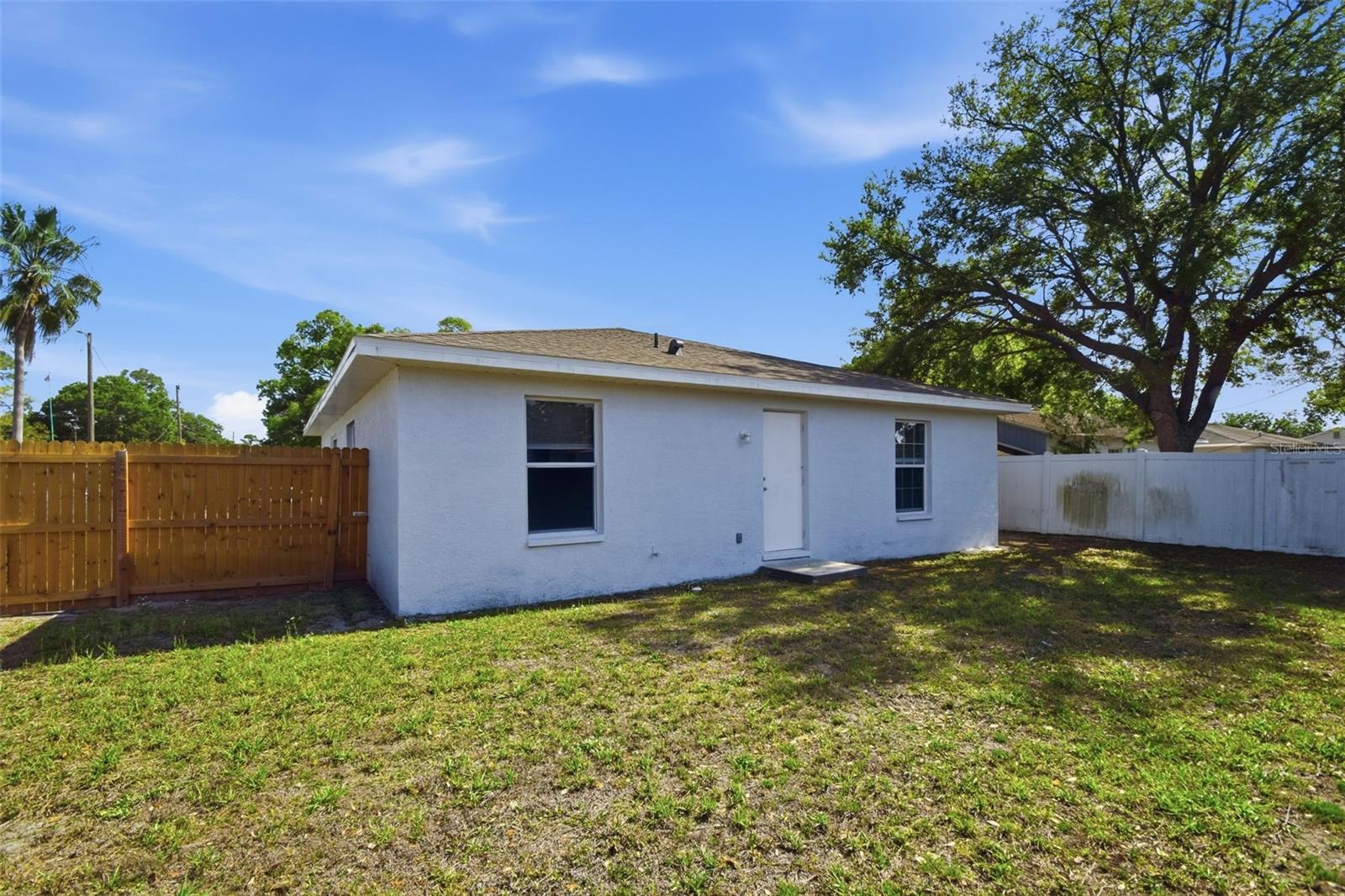 6018 FLORA TER — photo 32