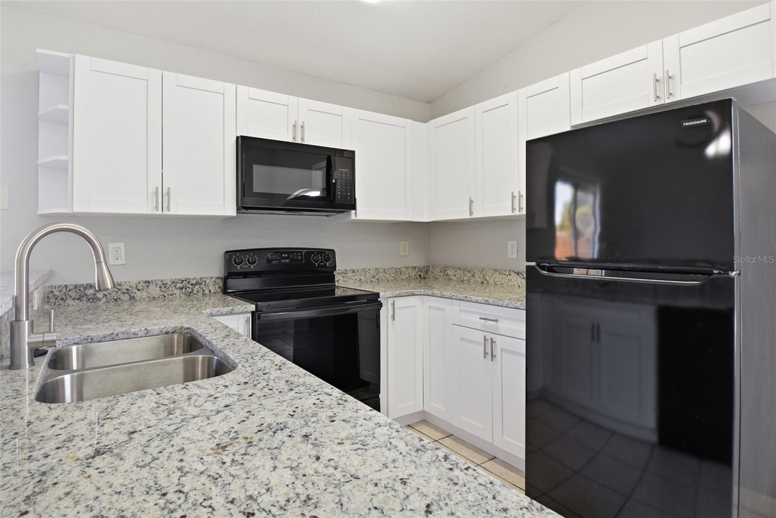 6018 FLORA TER — photo 15