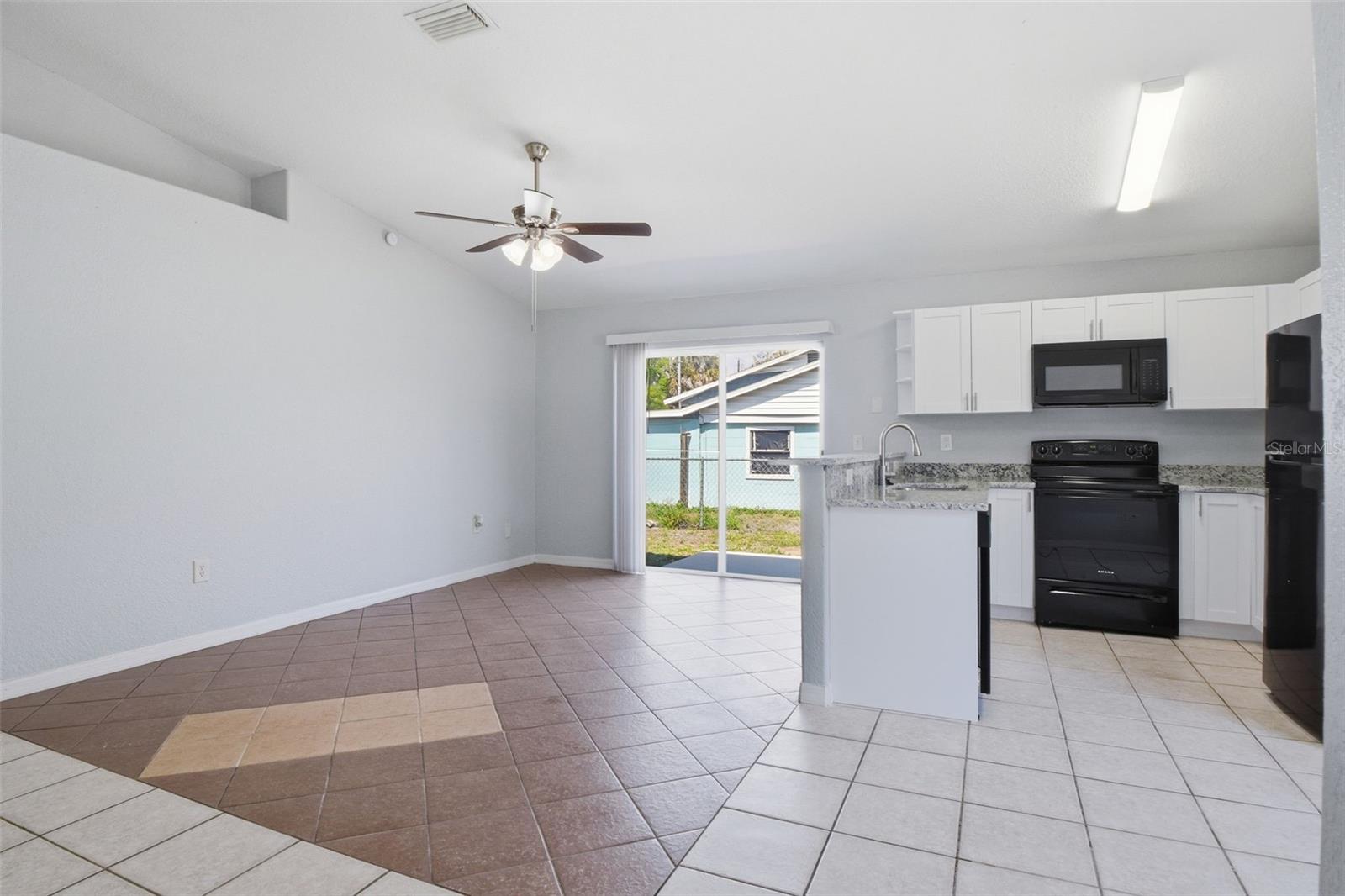 6018 FLORA TER — photo 10