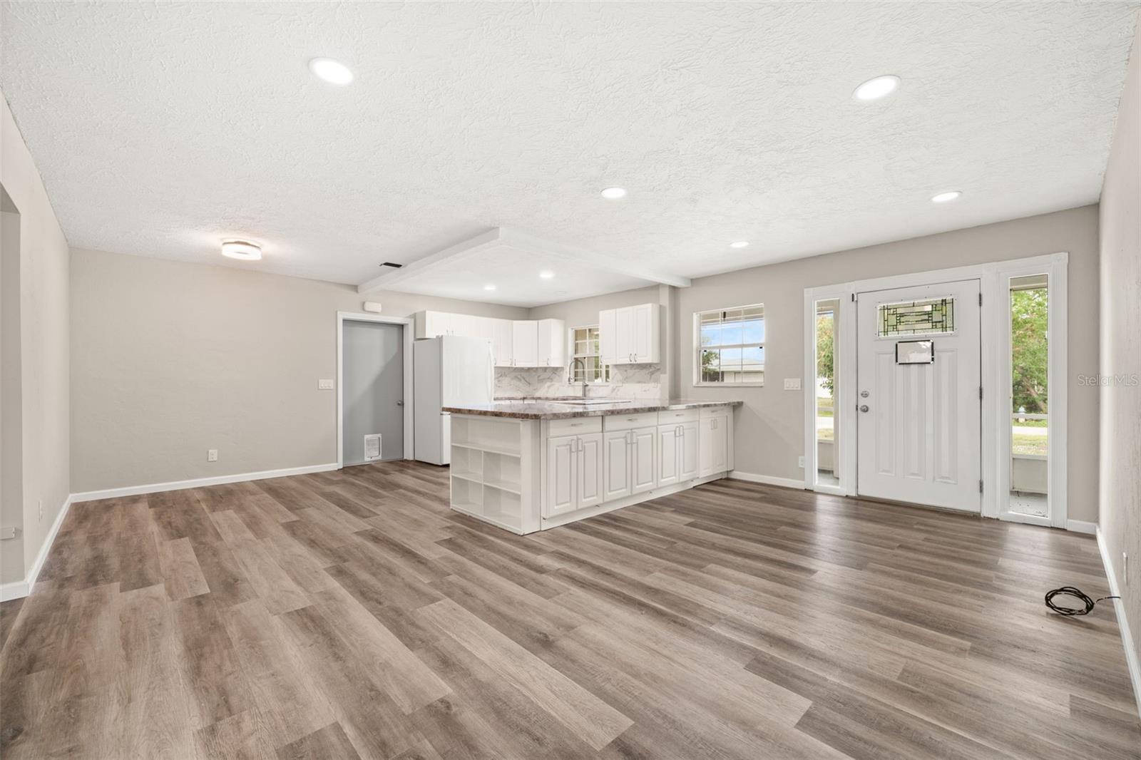 5929 MURDOCK AVE — photo 11