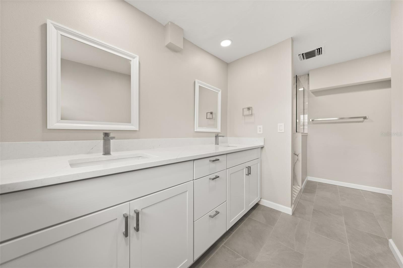 5929 MURDOCK AVE — photo 28