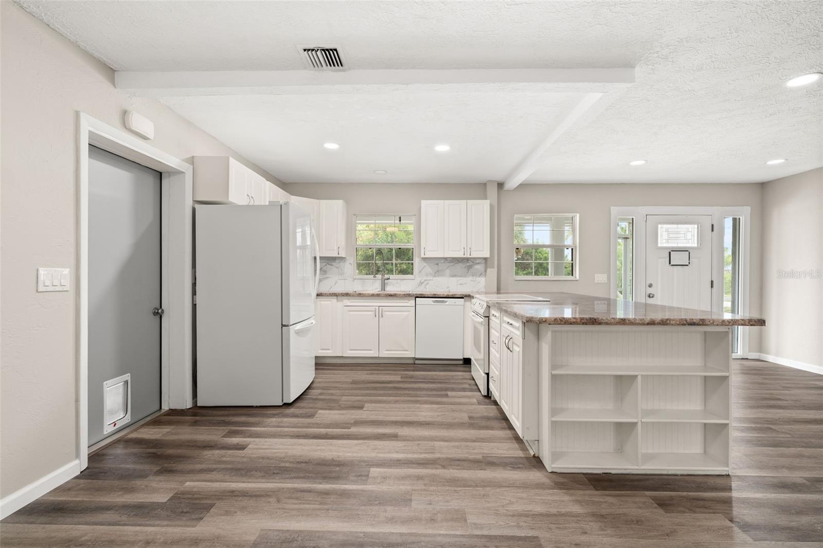 5929 MURDOCK AVE — photo 14