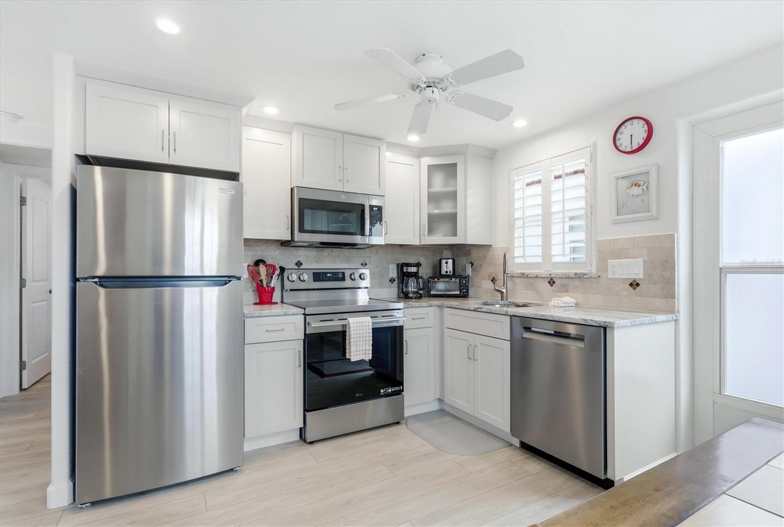 6154 MIDNIGHT PASS RD #7C — photo 9