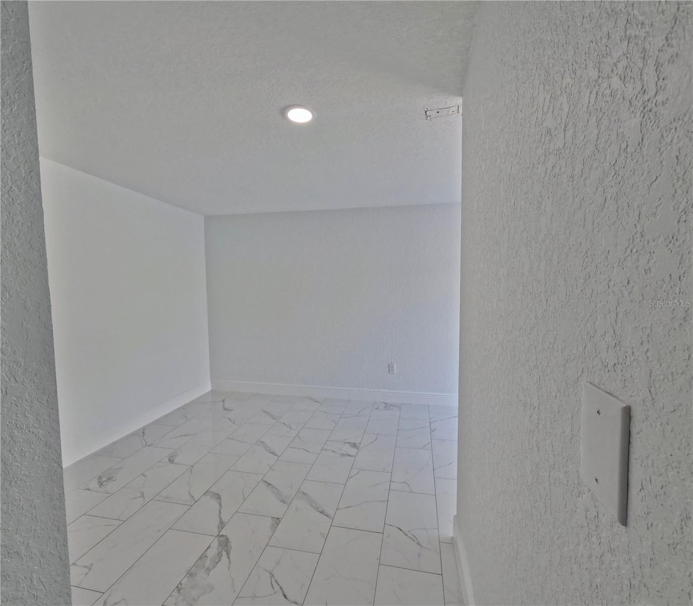 1103 N PENNSYLVANIA AVE — photo 39