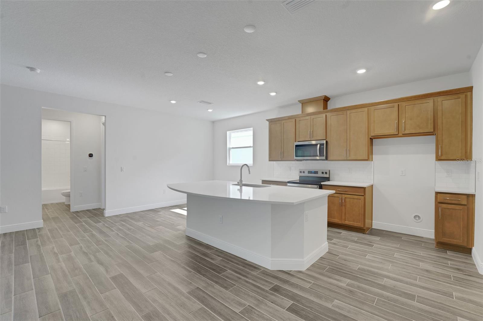 17527 VALLEYWOOD PKWY — photo 17