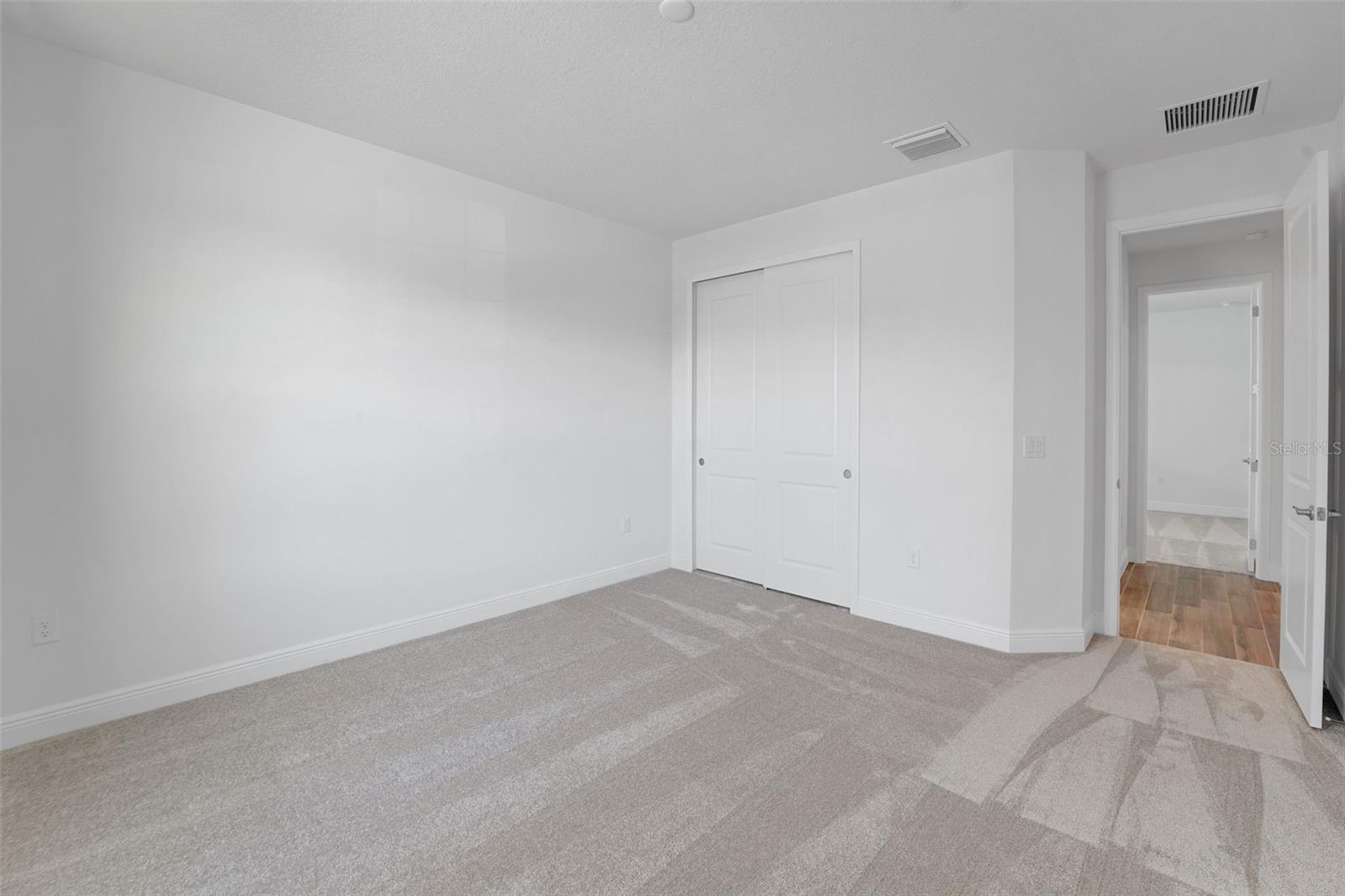 17527 VALLEYWOOD PKWY — photo 11