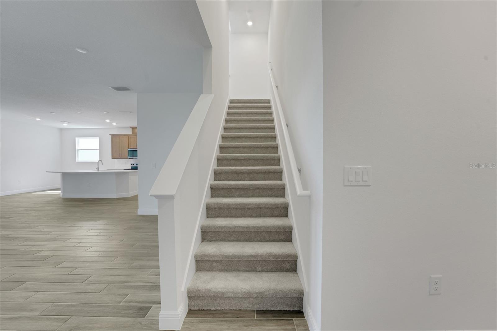 17527 VALLEYWOOD PKWY — photo 32