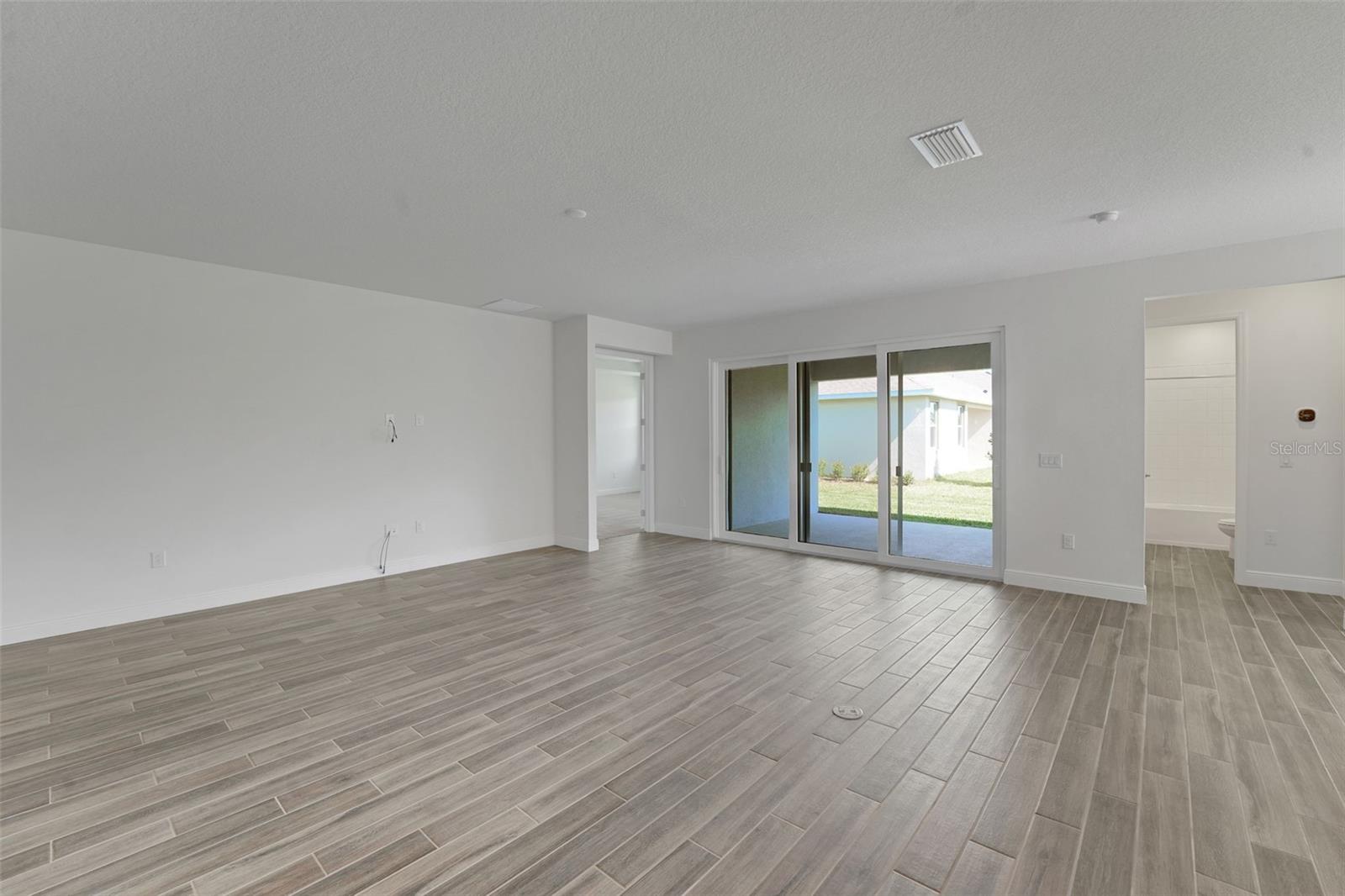 17527 VALLEYWOOD PKWY — photo 25